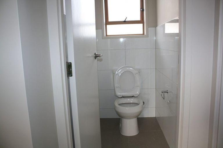 Photo of property in 2/2 Thurston Place, Bucklands Beach, Auckland, 2012