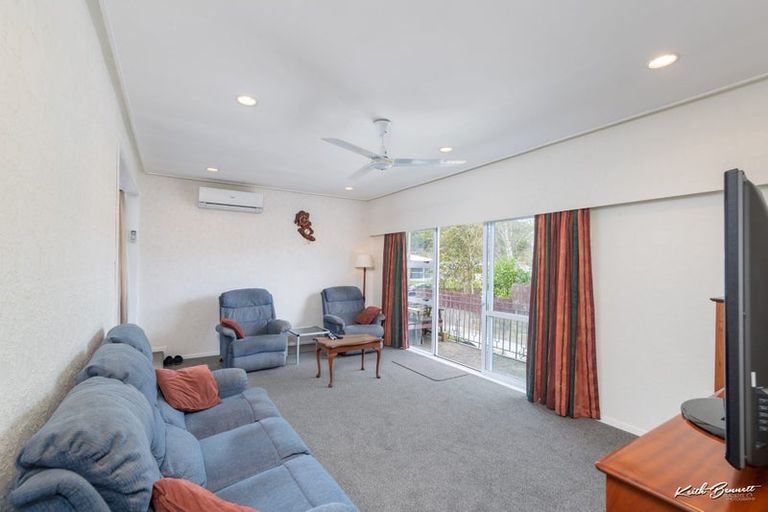 Photo of property in 3 Lowry Crescent, Stokes Valley, Lower Hutt, 5019