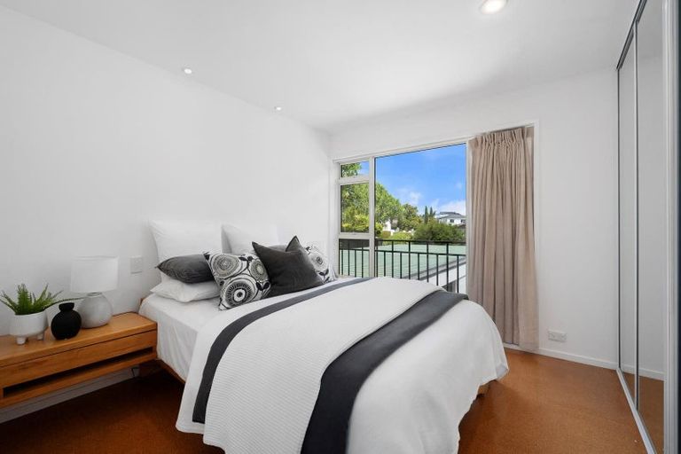 Photo of property in 2/21 Clifton Road, Hauraki, Auckland, 0622