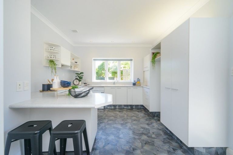 Photo of property in 35 Florence Avenue, Palmerston North, 4414