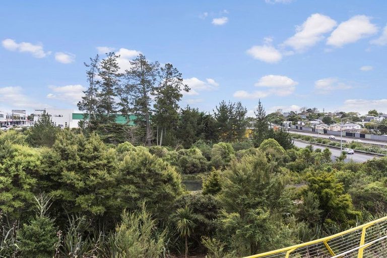 Photo of property in 14/28 Westgate Drive, Westgate, Auckland, 0614