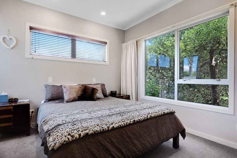 Photo of property in 42a Masterton Road, Rothesay Bay, Auckland, 0630