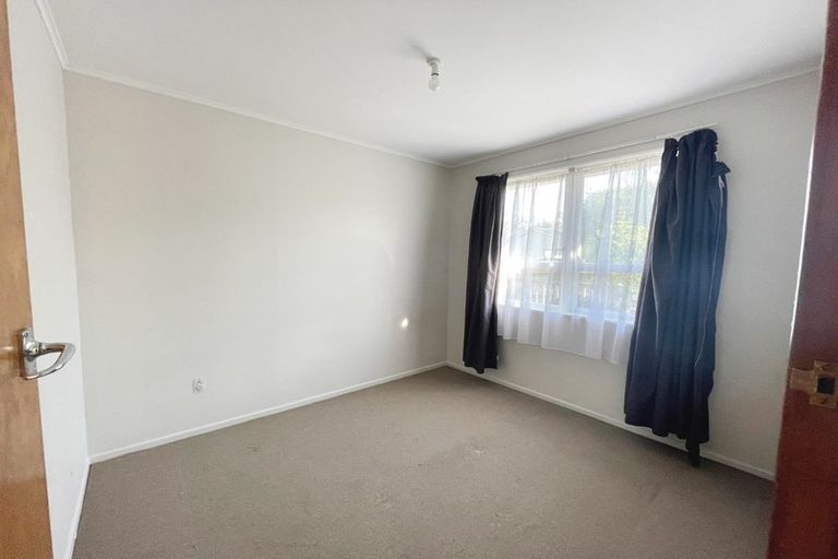 Photo of property in 35 Tarata Crescent, Mangere Bridge, Auckland, 2022