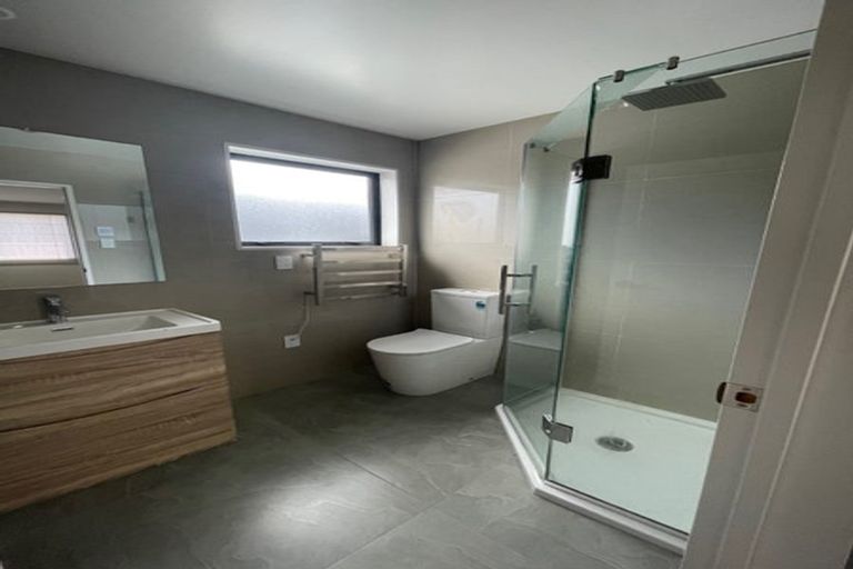 Photo of property in 24 Baumea Rise, Massey, Auckland, 0614