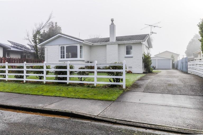 Photo of property in 10 Bruce Street, Waikiwi, Invercargill, 9810