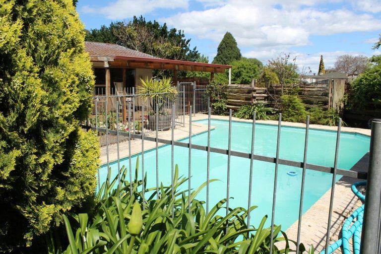 Photo of property in 72 Main Rd Clive, Clive, 4102