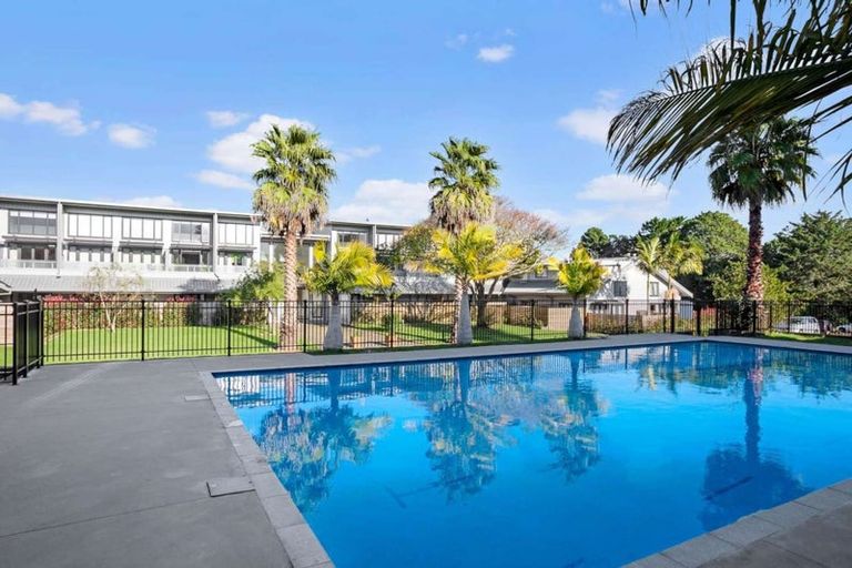 Photo of property in 14f/30 Westward Ho, Glen Eden, Auckland, 0602