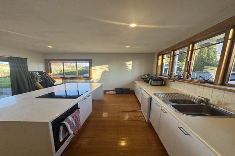 Photo of property in 90 Warrington Street, Mairehau, Christchurch, 8013