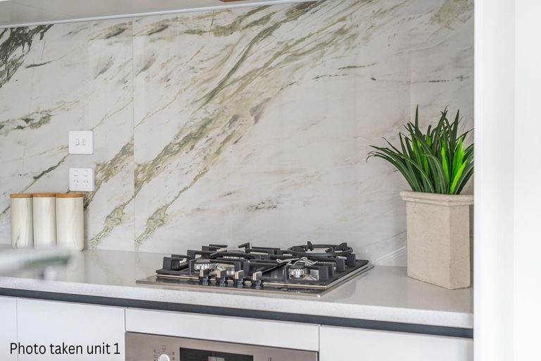 Photo of property in 2/4 Marama Street, Castor Bay, Auckland, 0620