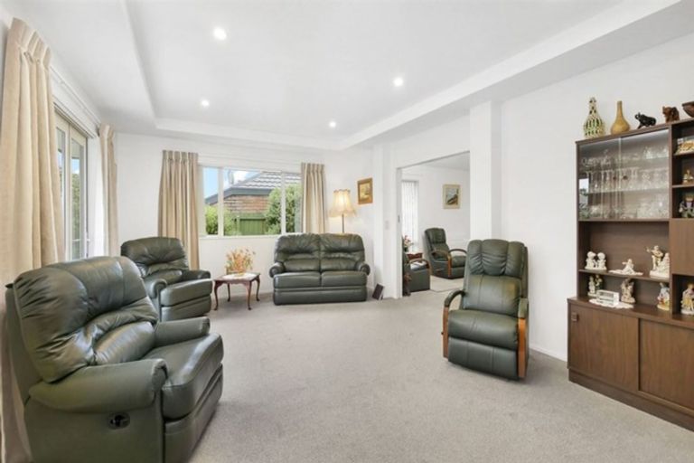 Photo of property in 11 Rue De La Mare, Parklands, Christchurch, 8083