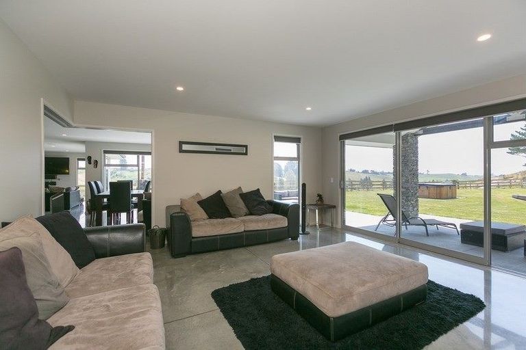 Photo of property in 652 Kelly Road, Lepperton, New Plymouth, 4373
