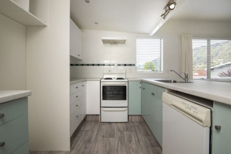 Photo of property in 2 Marina Drive, Waikawa, Picton, 7220