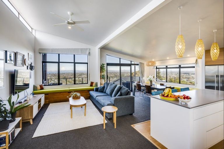 Photo of property in 13 Havelock Road, Hospital Hill, Napier, 4110