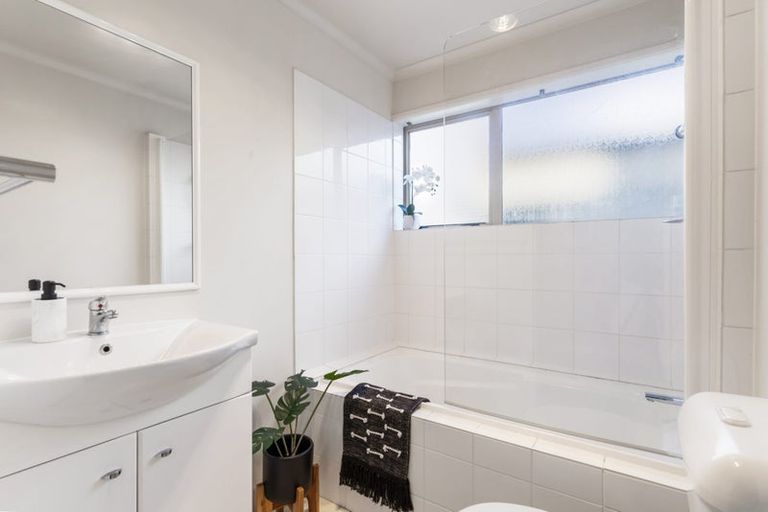 Photo of property in 12 Millennial Way, Orewa, 0931