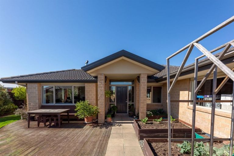 Photo of property in 5 Cridland Place, Halswell, Christchurch, 8025