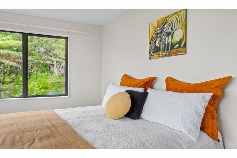 Photo of property in 21 Mariners View Road, Beach Haven, Auckland, 0626