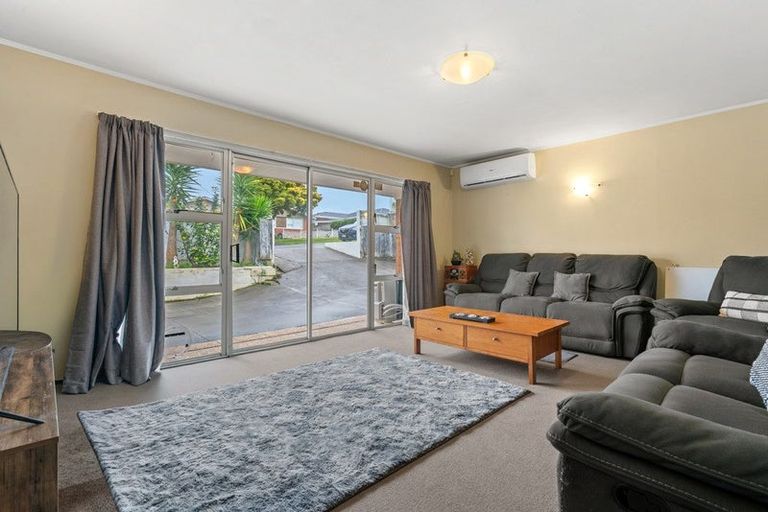 Photo of property in 137 Hutchinsons Road, Bucklands Beach, Auckland, 2014