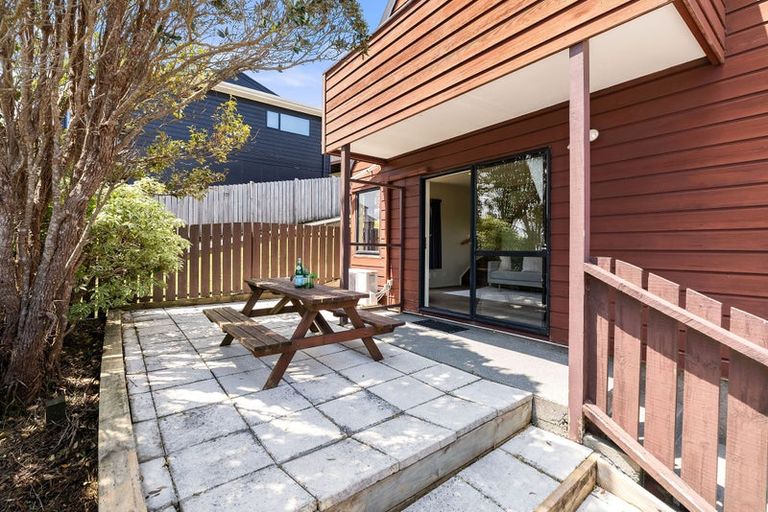 Photo of property in 14b Landsdowne Terrace, Karori, Wellington, 6012