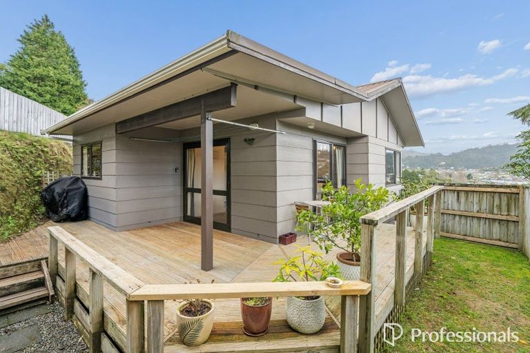 Photo of property in 15c Glen Road, Stokes Valley, Lower Hutt, 5019