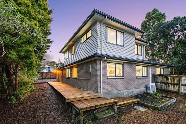 Photo of property in 348b Royal Road, Massey, Auckland, 0614