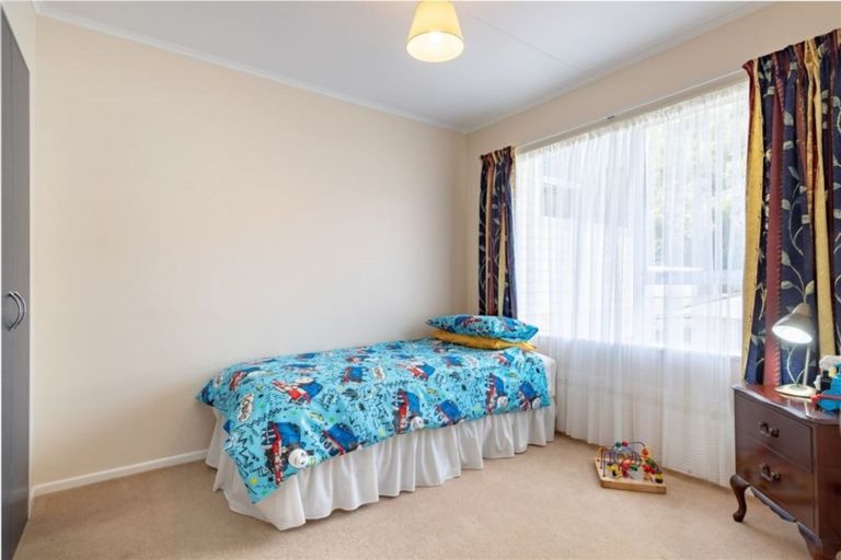 Photo of property in 9 Lowry Crescent, Stokes Valley, Lower Hutt, 5019
