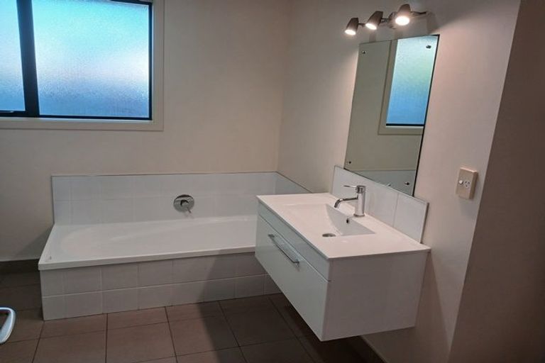 Photo of property in 18a Pirie Street, Palmerston North, 4410
