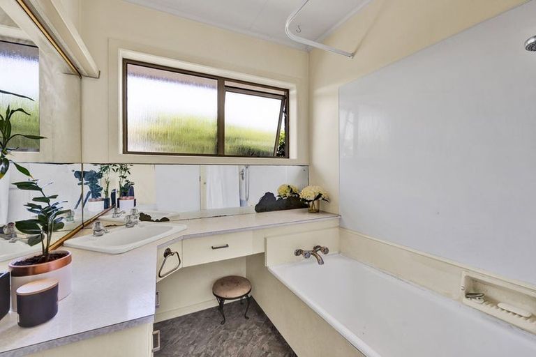 Photo of property in 86 Blake Street, Waitara, 4320