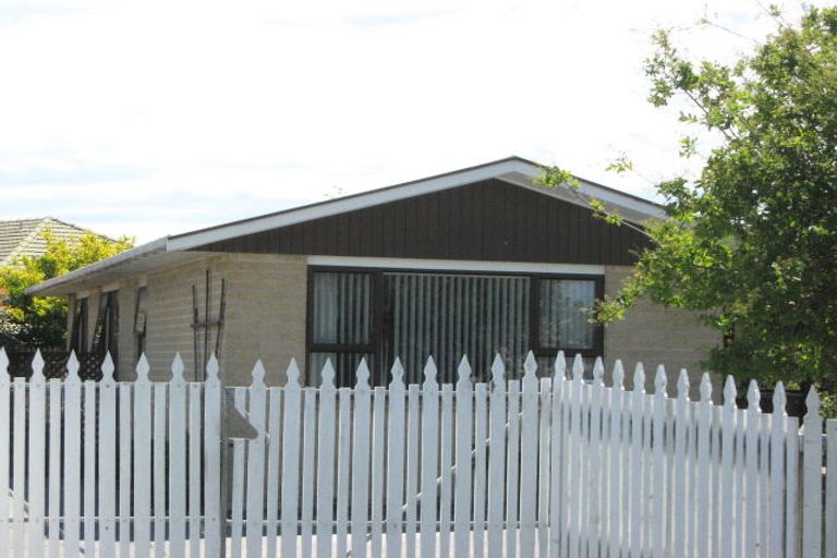 Photo of property in 12 Craig Place, Redwood, Christchurch, 8051
