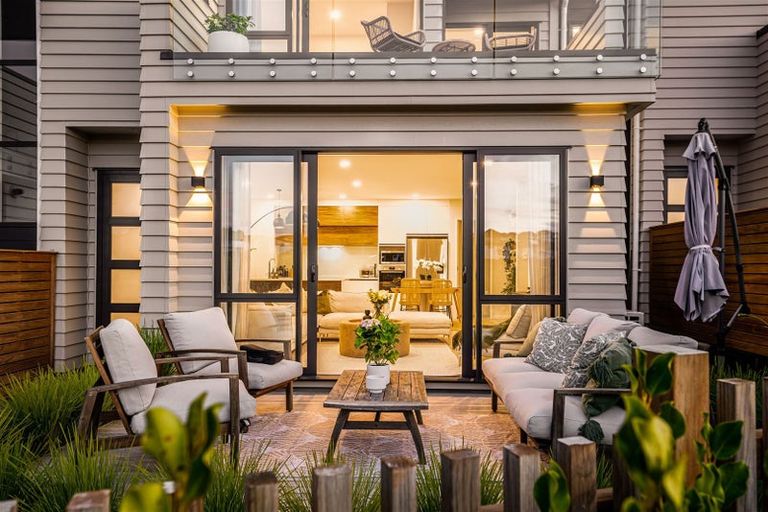 Photo of property in 10 Arran Point Parade, Orewa, 0931