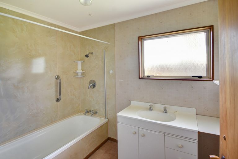 Photo of property in 20 Bayne Terrace, Macandrew Bay, Dunedin, 9014