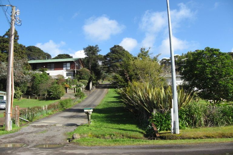 Photo of property in 685 Huia Road, Parau, Auckland, 0604
