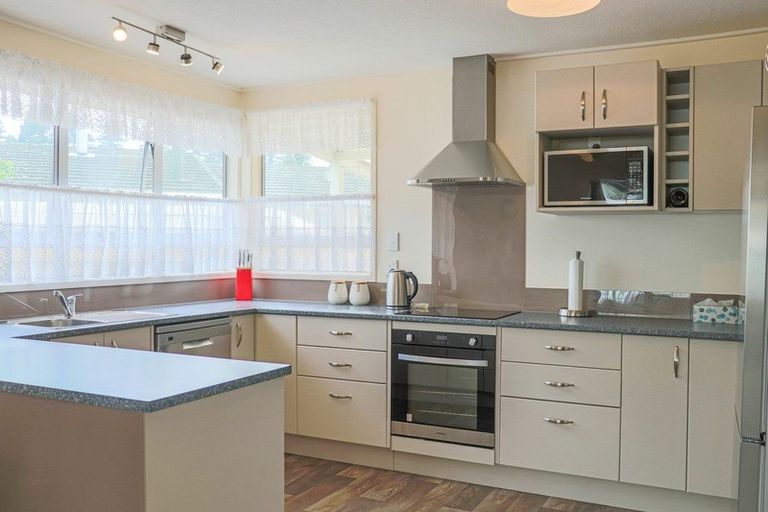 Photo of property in 4 Matipo Place, Edgecumbe, 3120