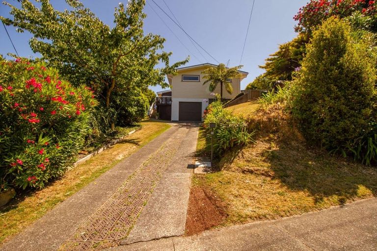 Photo of property in 20 Vista Grove, Kelson, Lower Hutt, 5010