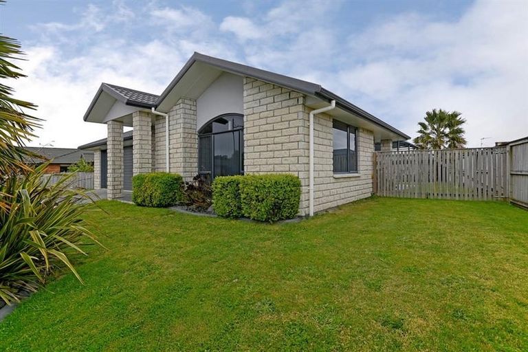 Photo of property in 10 Saint James Drive, Huntington, Hamilton, 3210