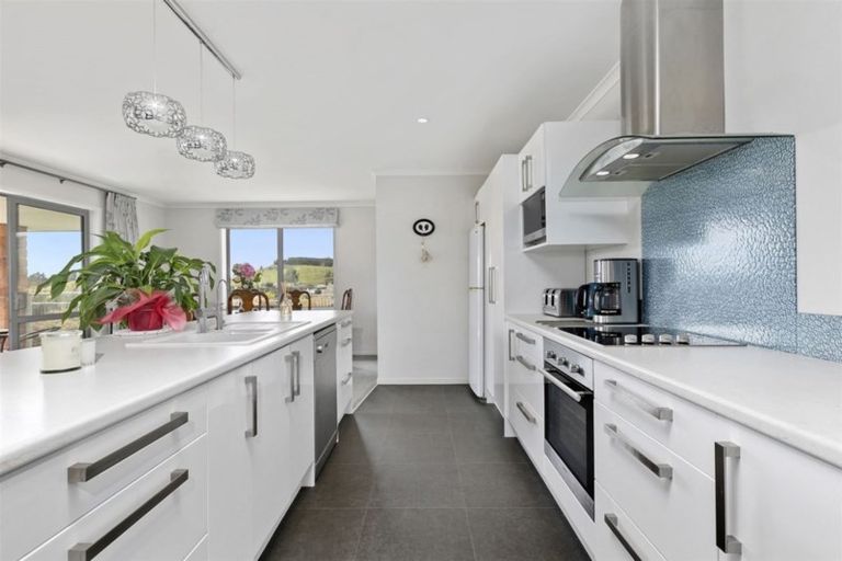 Photo of property in 60 Utopia Park Heights, Welcome Bay, Tauranga, 3112
