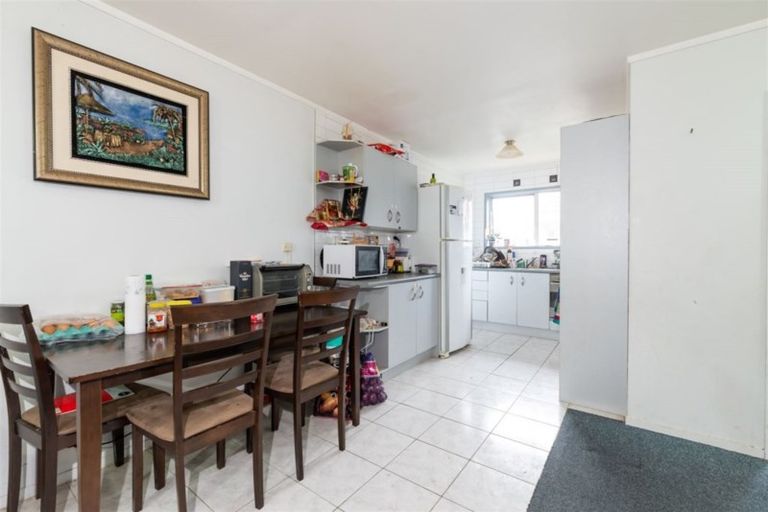 Photo of property in 6/13 Seabrook Avenue, New Lynn, Auckland, 0600