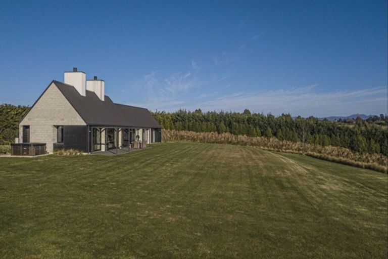 Photo of property in 238 Spur Road, Hadlow, Timaru, 7975