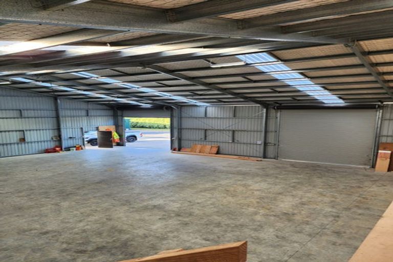 Photo of property in 60 Takapu Road, Manakau, Levin, 5573