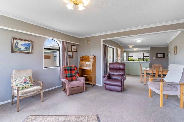 Photo of property in 1 Gow Street, Winton, 9720