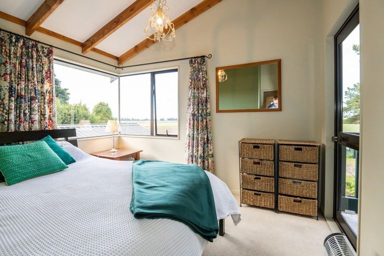 Photo of property in 68 Nilgiri Road, Poraiti, Napier, 4182