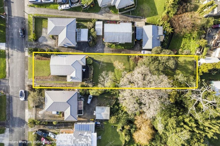 Photo of property in 11 Palmer Avenue, Glen Eden, Auckland, 0602
