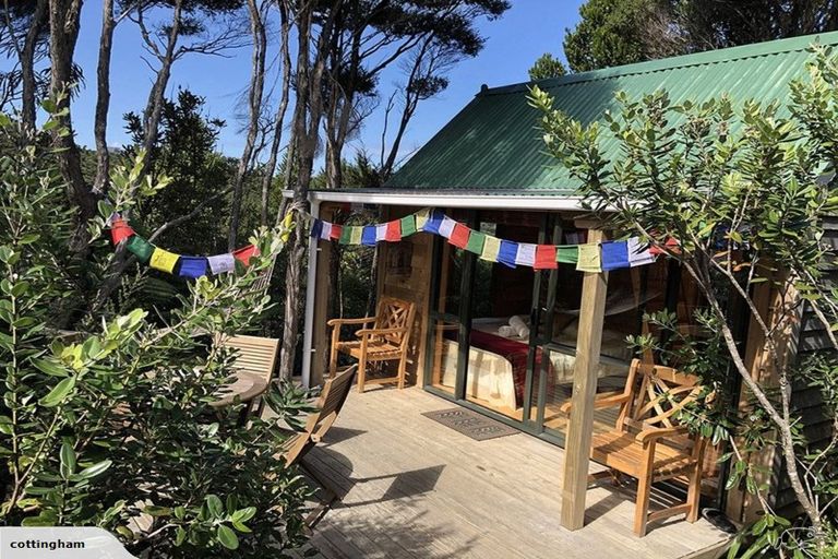 Photo of property in 128 Lone Kauri Road, Karekare, Auckland, 0772