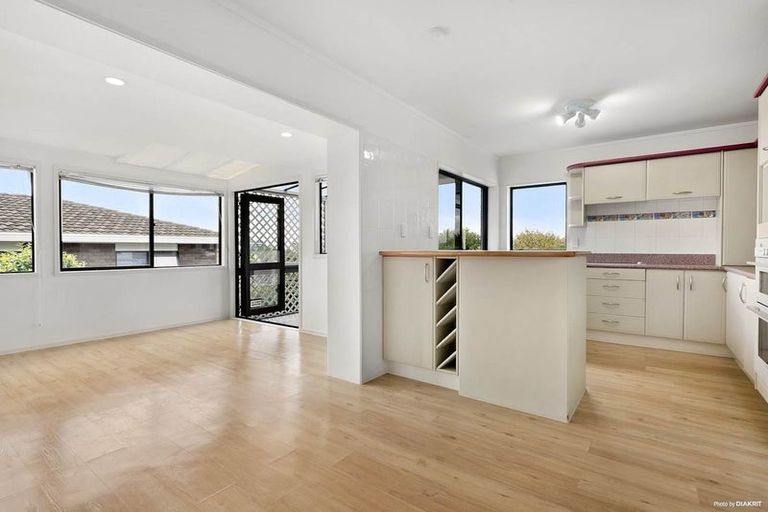 Photo of property in 36 Sturges Road, Henderson, Auckland, 0612