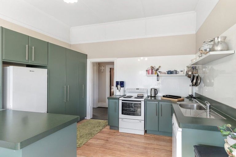 Photo of property in 39 Mako Mako Road, Levin, 5510