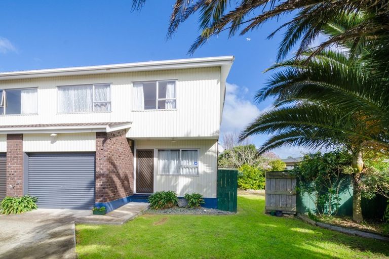 Photo of property in 4/90 Lynwood Road, New Lynn, Auckland, 0600