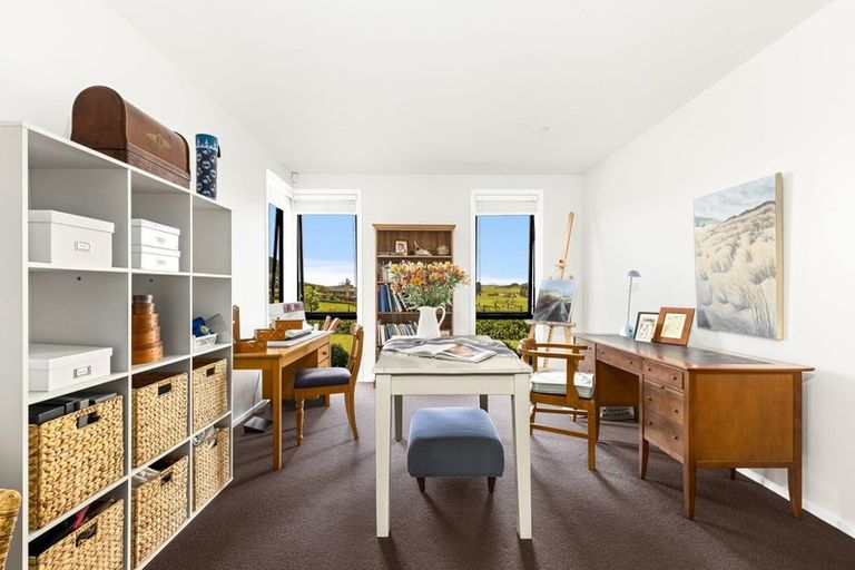 Photo of property in 16 Tamahunga Drive, Matakana, Warkworth, 0985