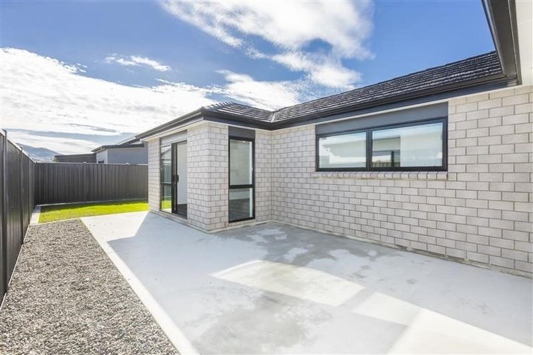 Photo of property in 18 Gilruth Road, Wallaceville, Upper Hutt, 5018