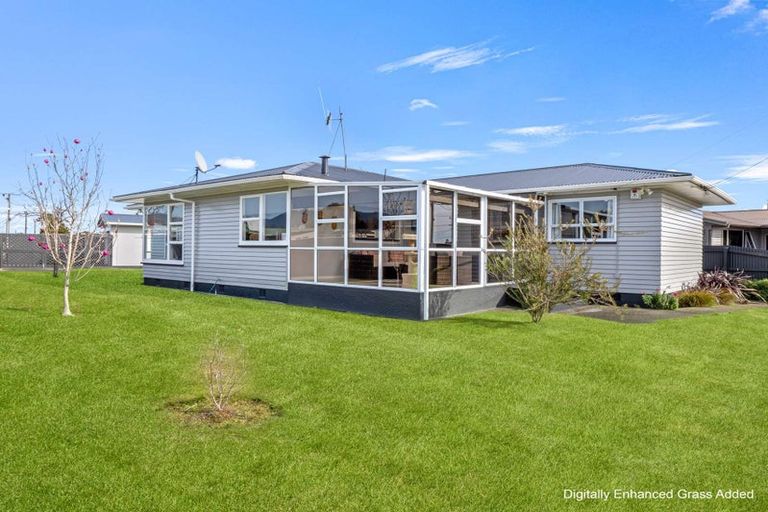 Photo of property in 16 Meadowvale Drive, Levin, 5510