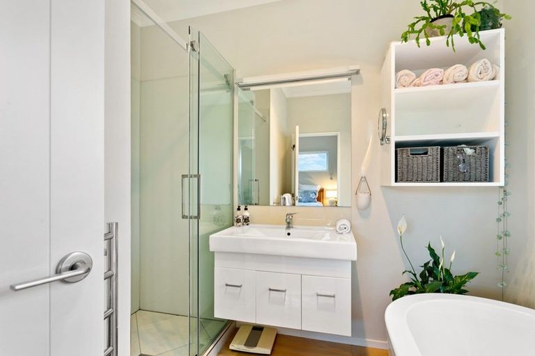 Photo of property in 1 Manuwai Road, Torbay, Auckland, 0630