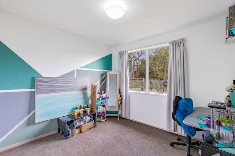 Photo of property in 9 Kilcar Place, Massey, Auckland, 0614